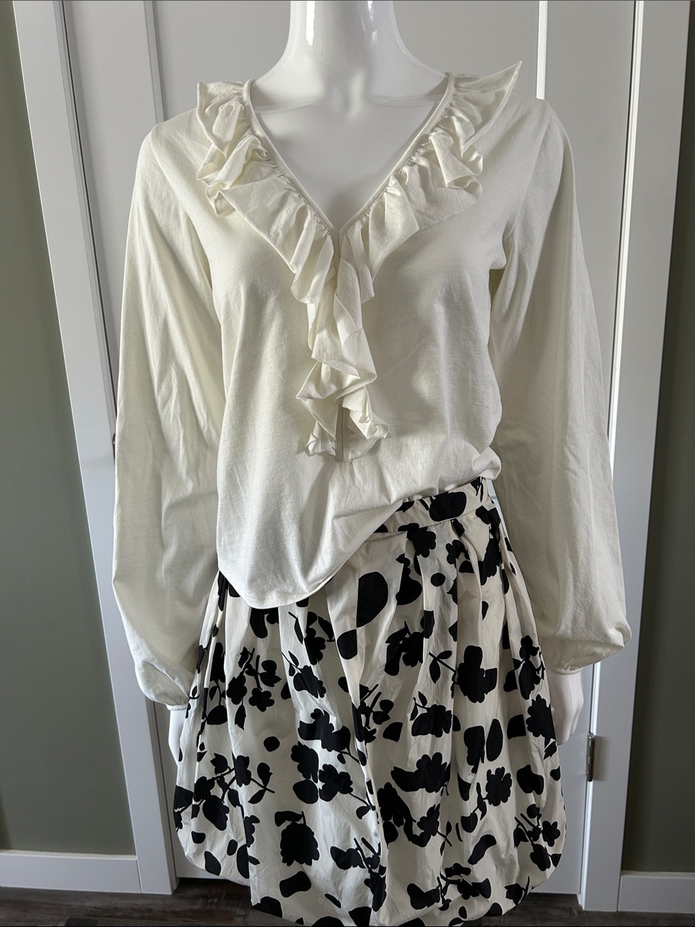 NATION LTD Giorgio Flouncetop in Porcelain | Size Small | New With Tags - Picture 13 of 16